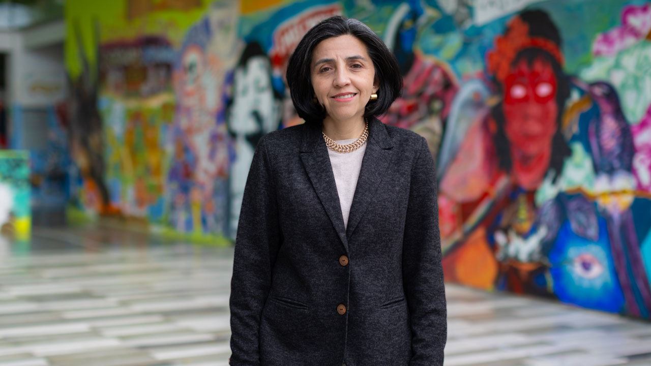 Andrea Lozano Vásquez, renovada como decana de la Facultad de Artes y Humanidades